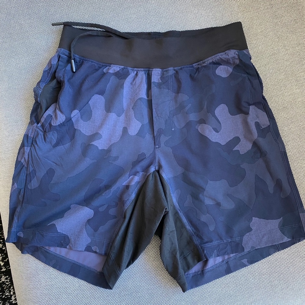 Men’s lulu lemon 7” linerless shorts